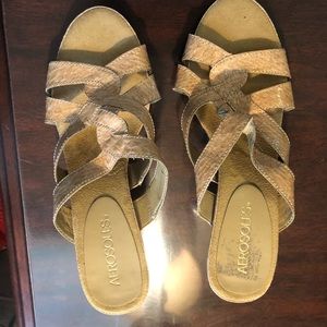 2016 Aersoles Shoes // two inch heels